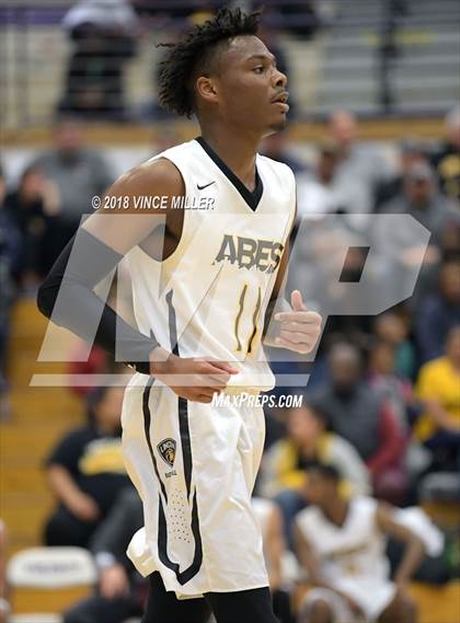 Thumbnail 2 in Eastside Catholic vs. Lincoln (WIAA 3A Regional) photogallery.