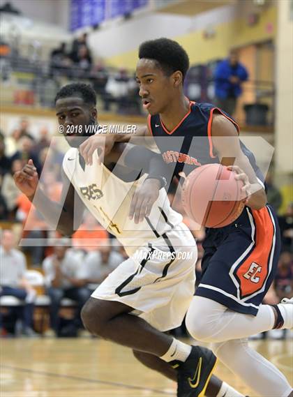 Thumbnail 3 in Eastside Catholic vs. Lincoln (WIAA 3A Regional) photogallery.