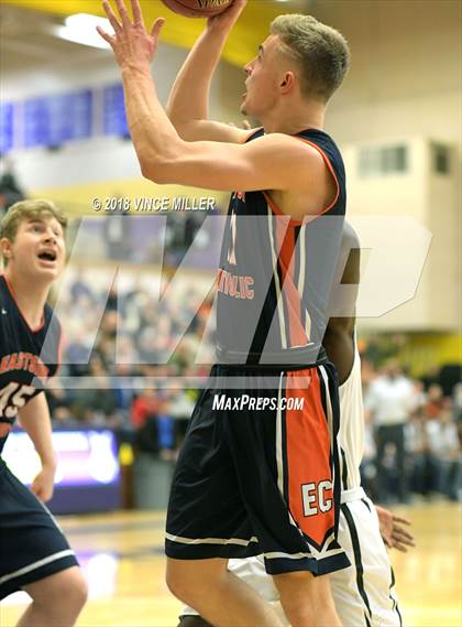 Thumbnail 2 in Eastside Catholic vs. Lincoln (WIAA 3A Regional) photogallery.