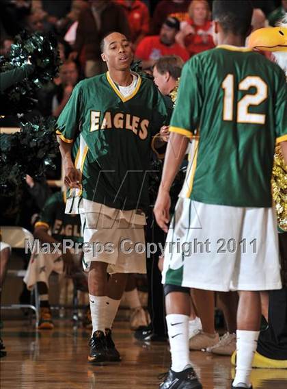 Thumbnail 2 in Eisenhower vs. Mater Dei (CIF SS Playoffs) photogallery.