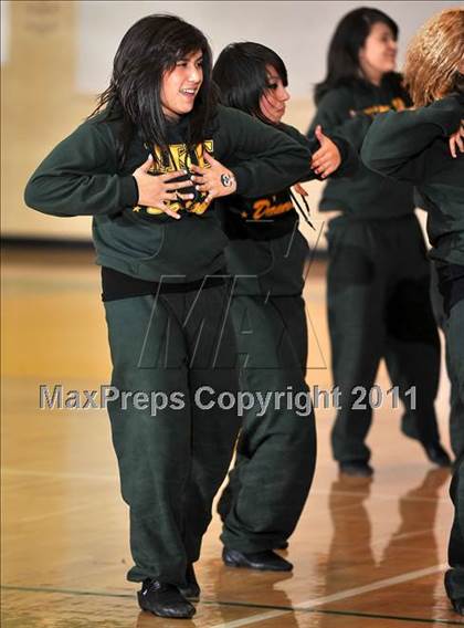 Thumbnail 2 in Eisenhower vs. Mater Dei (CIF SS Playoffs) photogallery.