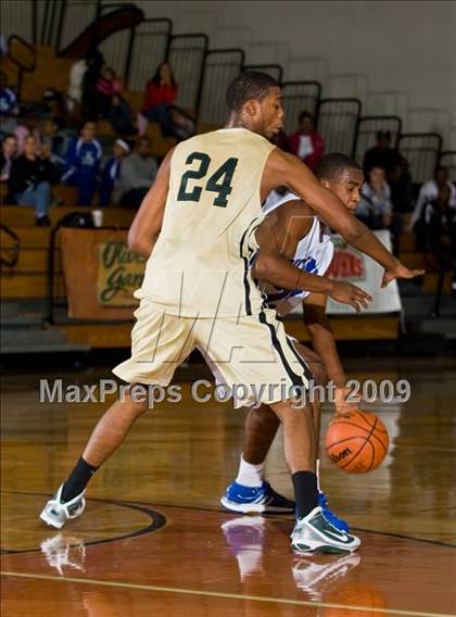 Thumbnail 3 in Dickinson vs. De Soto (McDonalds Texas Invitational) photogallery.