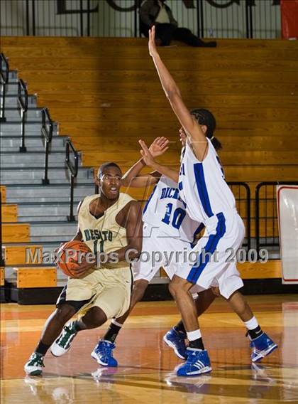 Thumbnail 1 in Dickinson vs. De Soto (McDonalds Texas Invitational) photogallery.