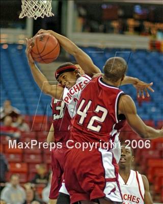 Thumbnail 2 in Laguna Creek vs. Vallejo (Section Playoffs) photogallery.