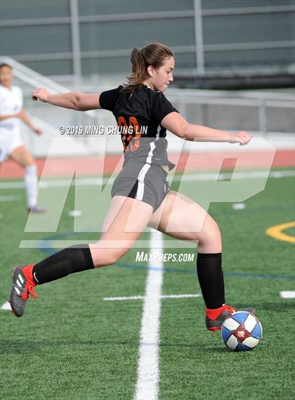 Thumbnail 2 in Apple Valley vs. Flintridge Prep (Best In The West Tournament) photogallery.