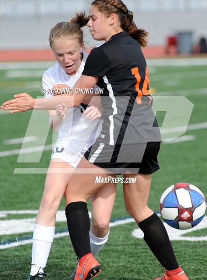 Thumbnail 2 in Apple Valley vs. Flintridge Prep (Best In The West Tournament) photogallery.