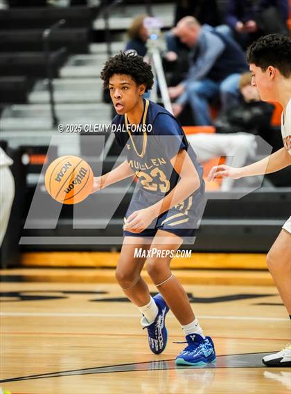 Thumbnail 3 in Mullen @ Lakewood photogallery.