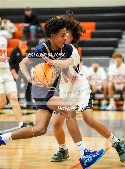 Thumbnail 1 in Mullen @ Lakewood photogallery.