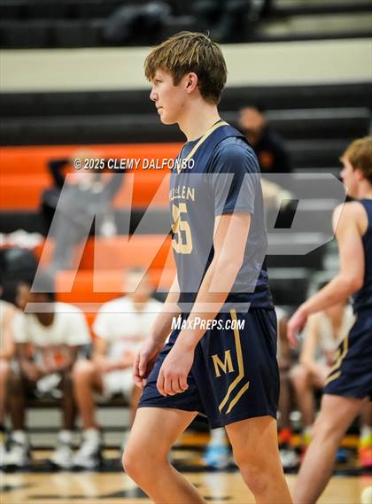 Thumbnail 3 in Mullen @ Lakewood photogallery.