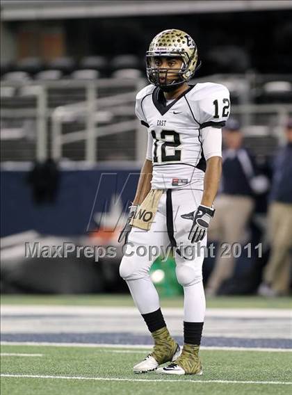 Thumbnail 1 in Carroll vs. Plano East (5A Division 1 Region 1 Bi-District) photogallery.