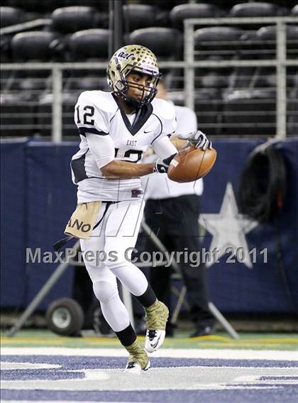 Thumbnail 3 in Carroll vs. Plano East (5A Division 1 Region 1 Bi-District) photogallery.