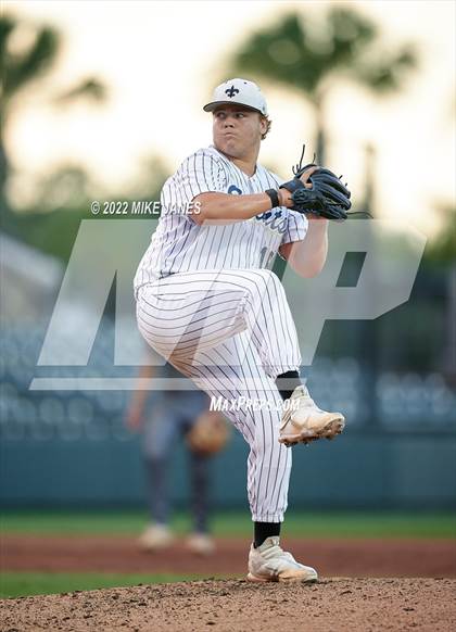 Thumbnail 2 in 43rd Annual FACA North All-Stars vs East All-Stars photogallery.