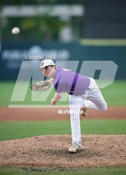 Thumbnail 2 in 43rd Annual FACA North All-Stars vs East All-Stars photogallery.
