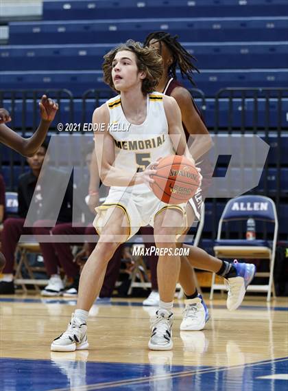 Thumbnail 3 in Memorial vs. Rowlett (In-N-Out Tournament) photogallery.
