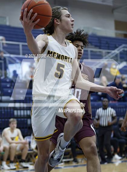 Thumbnail 3 in Memorial vs. Rowlett (In-N-Out Tournament) photogallery.