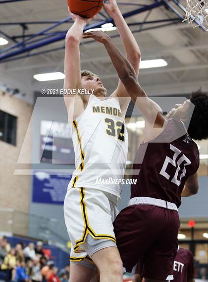 Thumbnail 1 in Memorial vs. Rowlett (In-N-Out Tournament) photogallery.