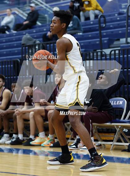 Thumbnail 2 in Memorial vs. Rowlett (In-N-Out Tournament) photogallery.