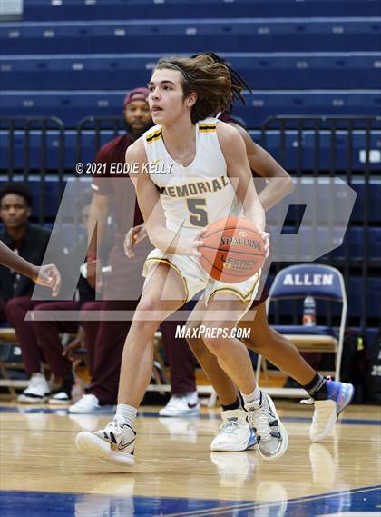 Thumbnail 2 in Memorial vs. Rowlett (In-N-Out Tournament) photogallery.