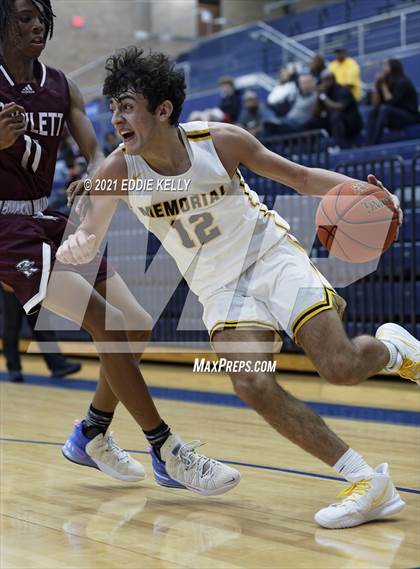 Thumbnail 1 in Memorial vs. Rowlett (In-N-Out Tournament) photogallery.