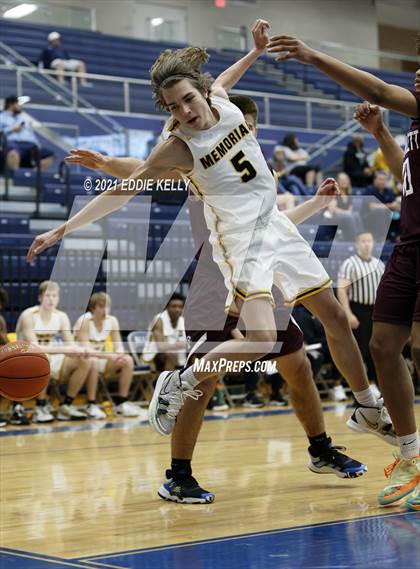 Thumbnail 1 in Memorial vs. Rowlett (In-N-Out Tournament) photogallery.