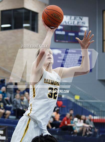 Thumbnail 3 in Memorial vs. Rowlett (In-N-Out Tournament) photogallery.