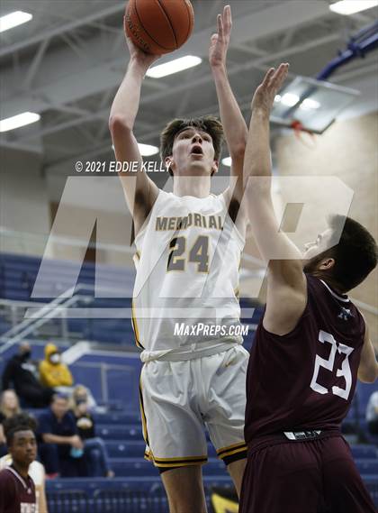 Thumbnail 1 in Memorial vs. Rowlett (In-N-Out Tournament) photogallery.