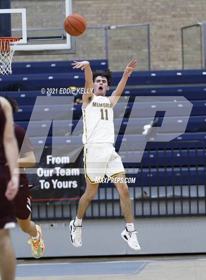 Thumbnail 3 in Memorial vs. Rowlett (In-N-Out Tournament) photogallery.