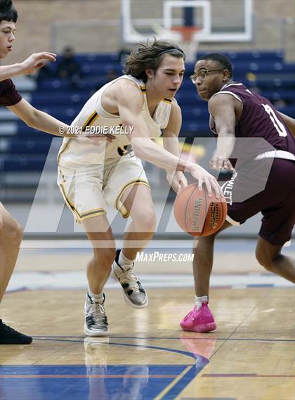 Thumbnail 1 in Memorial vs. Rowlett (In-N-Out Tournament) photogallery.