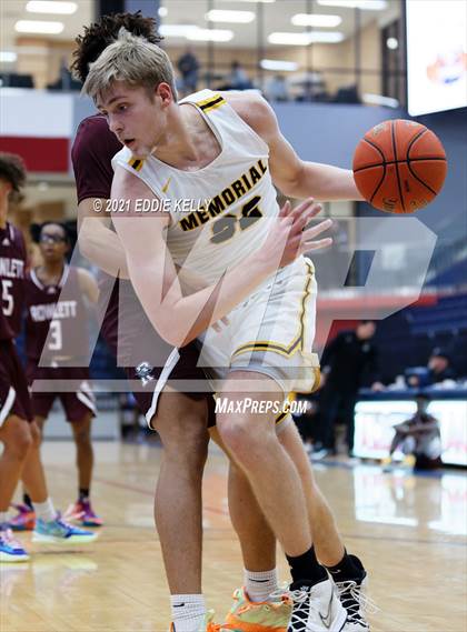 Thumbnail 1 in Memorial vs. Rowlett (In-N-Out Tournament) photogallery.