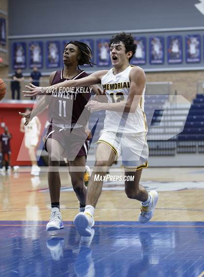 Thumbnail 2 in Memorial vs. Rowlett (In-N-Out Tournament) photogallery.