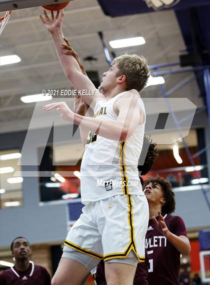 Thumbnail 2 in Memorial vs. Rowlett (In-N-Out Tournament) photogallery.