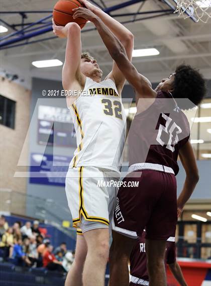 Thumbnail 3 in Memorial vs. Rowlett (In-N-Out Tournament) photogallery.