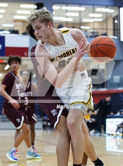 Thumbnail 3 in Memorial vs. Rowlett (In-N-Out Tournament) photogallery.