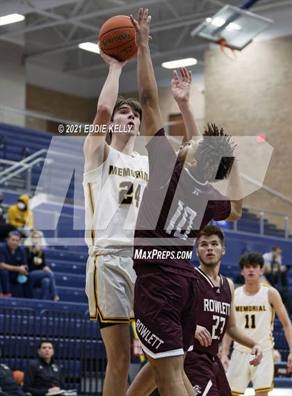 Thumbnail 2 in Memorial vs. Rowlett (In-N-Out Tournament) photogallery.