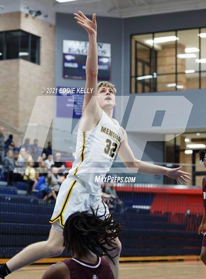 Thumbnail 2 in Memorial vs. Rowlett (In-N-Out Tournament) photogallery.