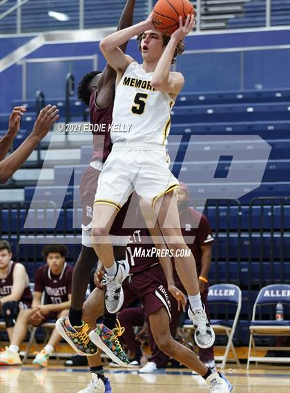Thumbnail 1 in Memorial vs. Rowlett (In-N-Out Tournament) photogallery.