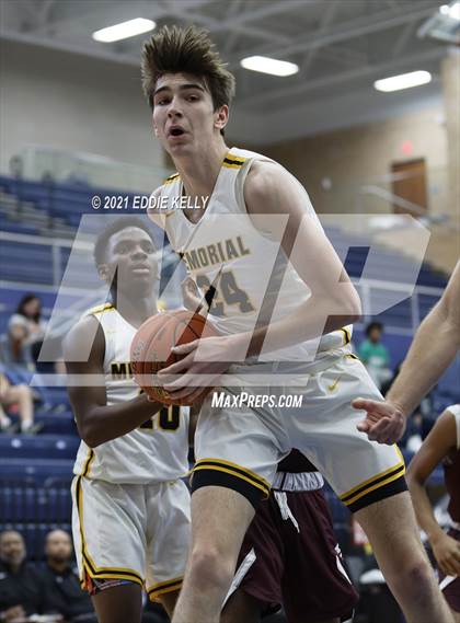 Thumbnail 1 in Memorial vs. Rowlett (In-N-Out Tournament) photogallery.