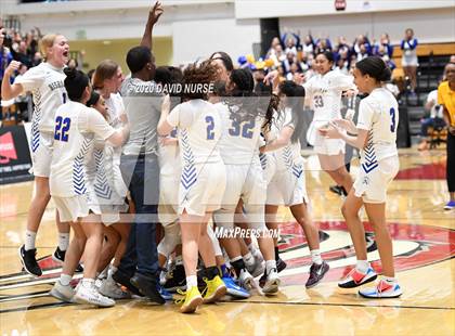 Thumbnail 2 in Bishop Amat vs. San Clemente (CIF D2A Championship) photogallery.