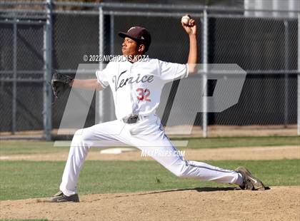 Thumbnail 1 in Palisades vs. Venice photogallery.