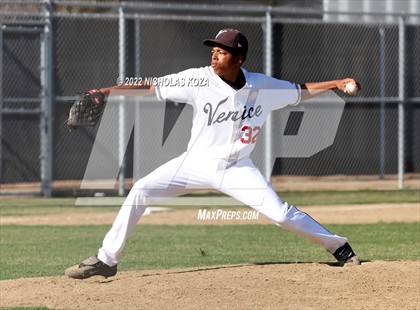 Thumbnail 2 in Palisades vs. Venice photogallery.