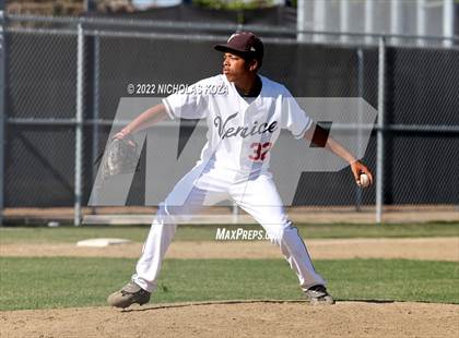 Thumbnail 1 in Palisades vs. Venice photogallery.