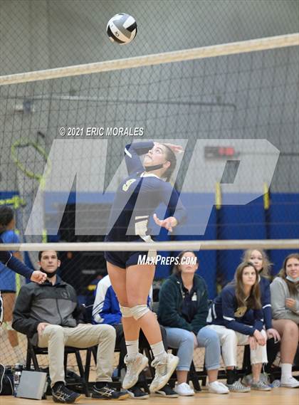 Thumbnail 2 in Kearny vs St. Joseph Academy (CIF SDS D5 Semifinal) photogallery.