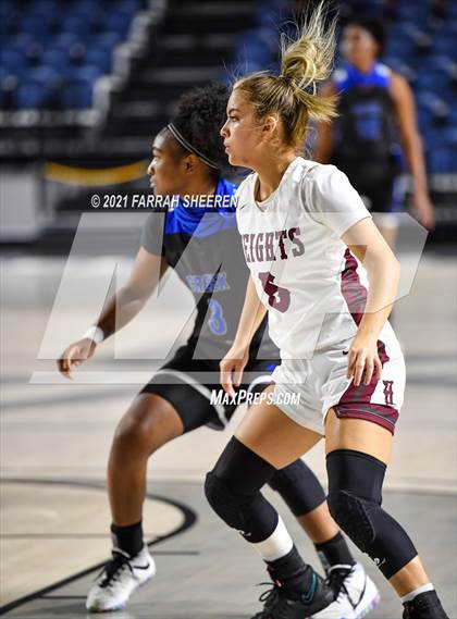 Thumbnail 1 in Cypress Creek v Heights (UIL 6A Regional Quarterfinal Playoff) photogallery.