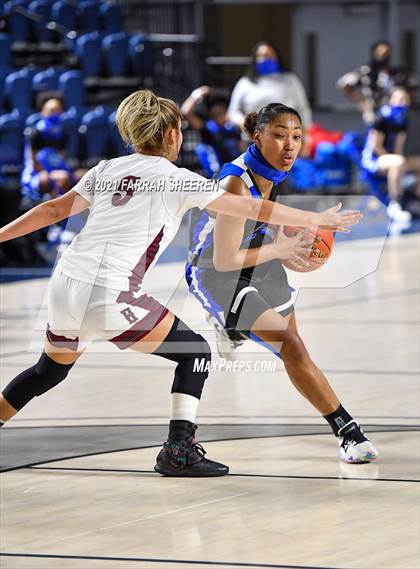 Thumbnail 1 in Cypress Creek v Heights (UIL 6A Regional Quarterfinal Playoff) photogallery.