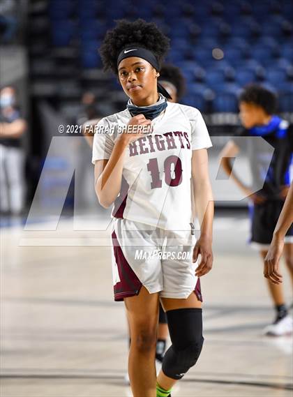 Thumbnail 2 in Cypress Creek v Heights (UIL 6A Regional Quarterfinal Playoff) photogallery.