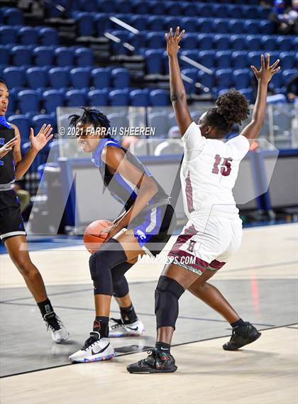 Thumbnail 1 in Cypress Creek v Heights (UIL 6A Regional Quarterfinal Playoff) photogallery.
