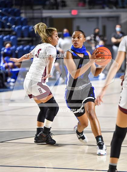 Thumbnail 2 in Cypress Creek v Heights (UIL 6A Regional Quarterfinal Playoff) photogallery.
