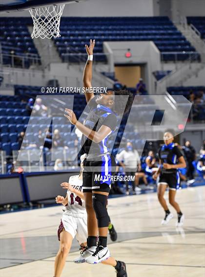 Thumbnail 2 in Cypress Creek v Heights (UIL 6A Regional Quarterfinal Playoff) photogallery.