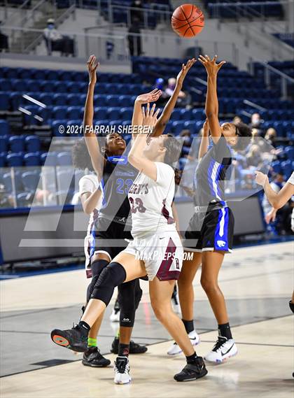 Thumbnail 2 in Cypress Creek v Heights (UIL 6A Regional Quarterfinal Playoff) photogallery.