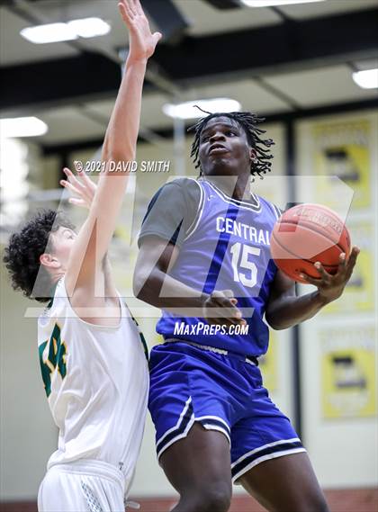 Thumbnail 1 in Central vs Rock Bridge (Summit Grill Shootout) photogallery.